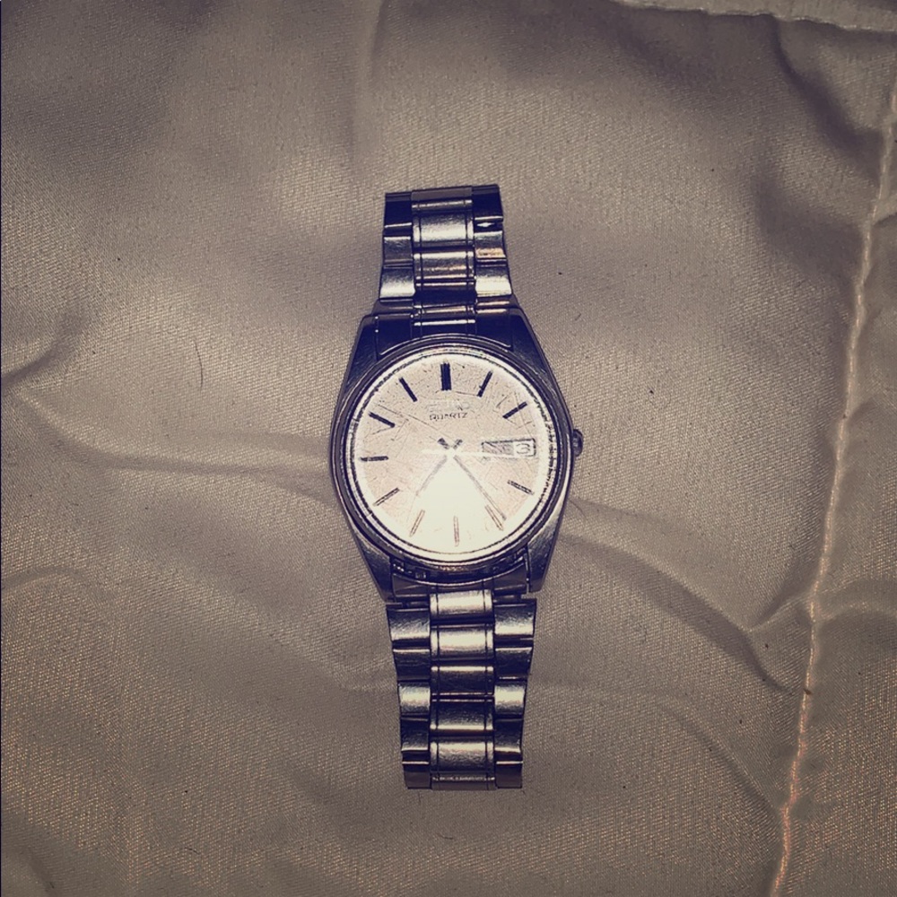 seiko quartz watch